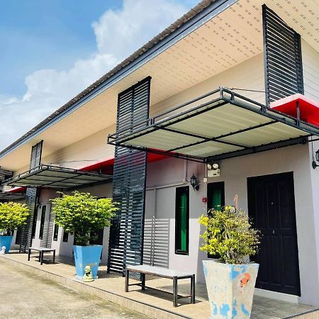 Baan Sri Family Otel Kabin Buri Dış mekan fotoğraf