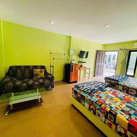 Baan Sri Family Otel Kabin Buri Dış mekan fotoğraf