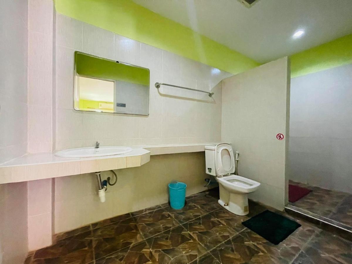 Baan Sri Family Otel Kabin Buri Dış mekan fotoğraf