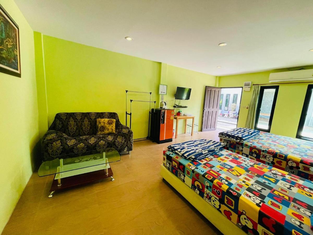 Baan Sri Family Otel Kabin Buri Dış mekan fotoğraf