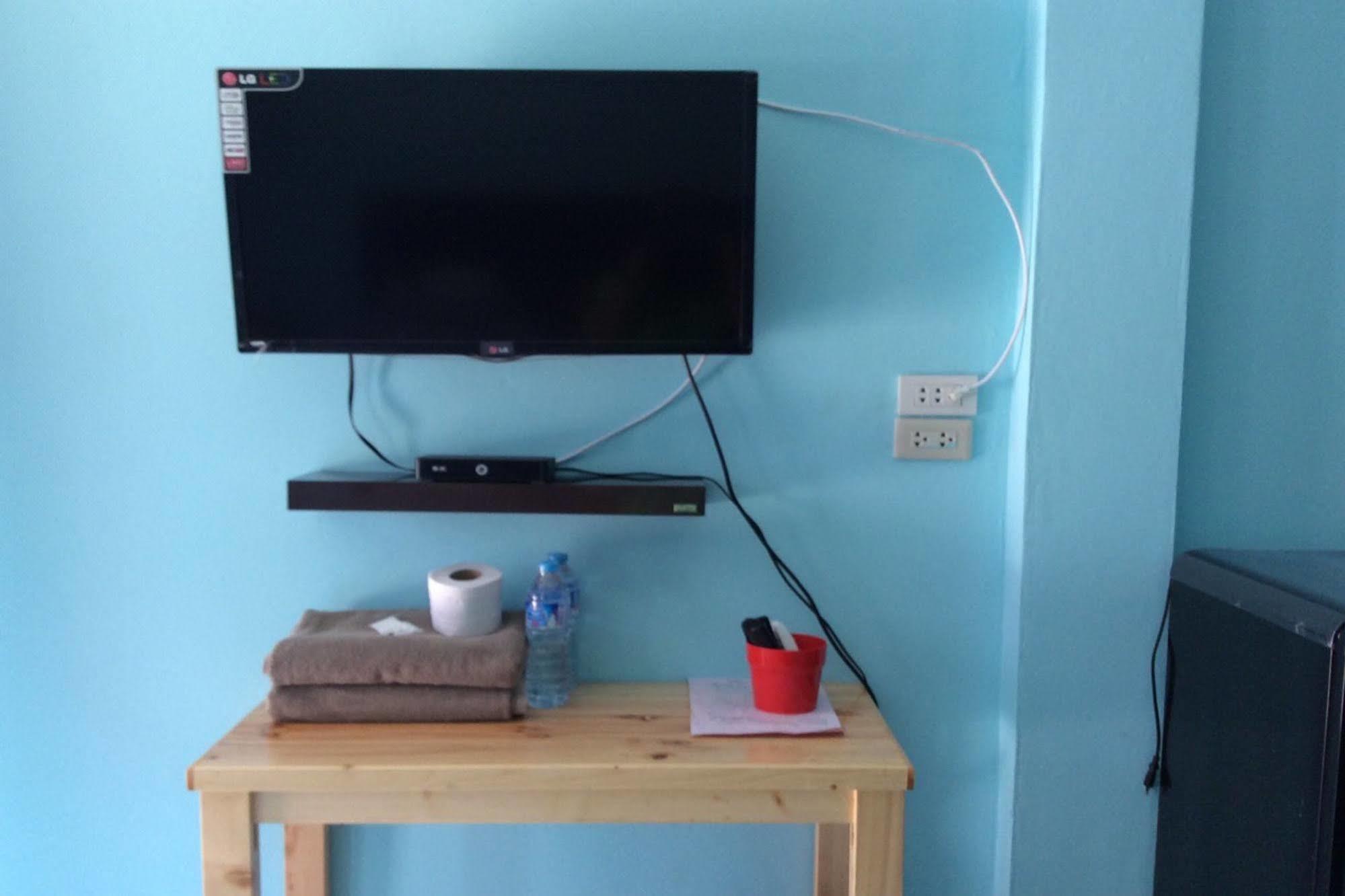 Baan Sri Family Otel Kabin Buri Dış mekan fotoğraf