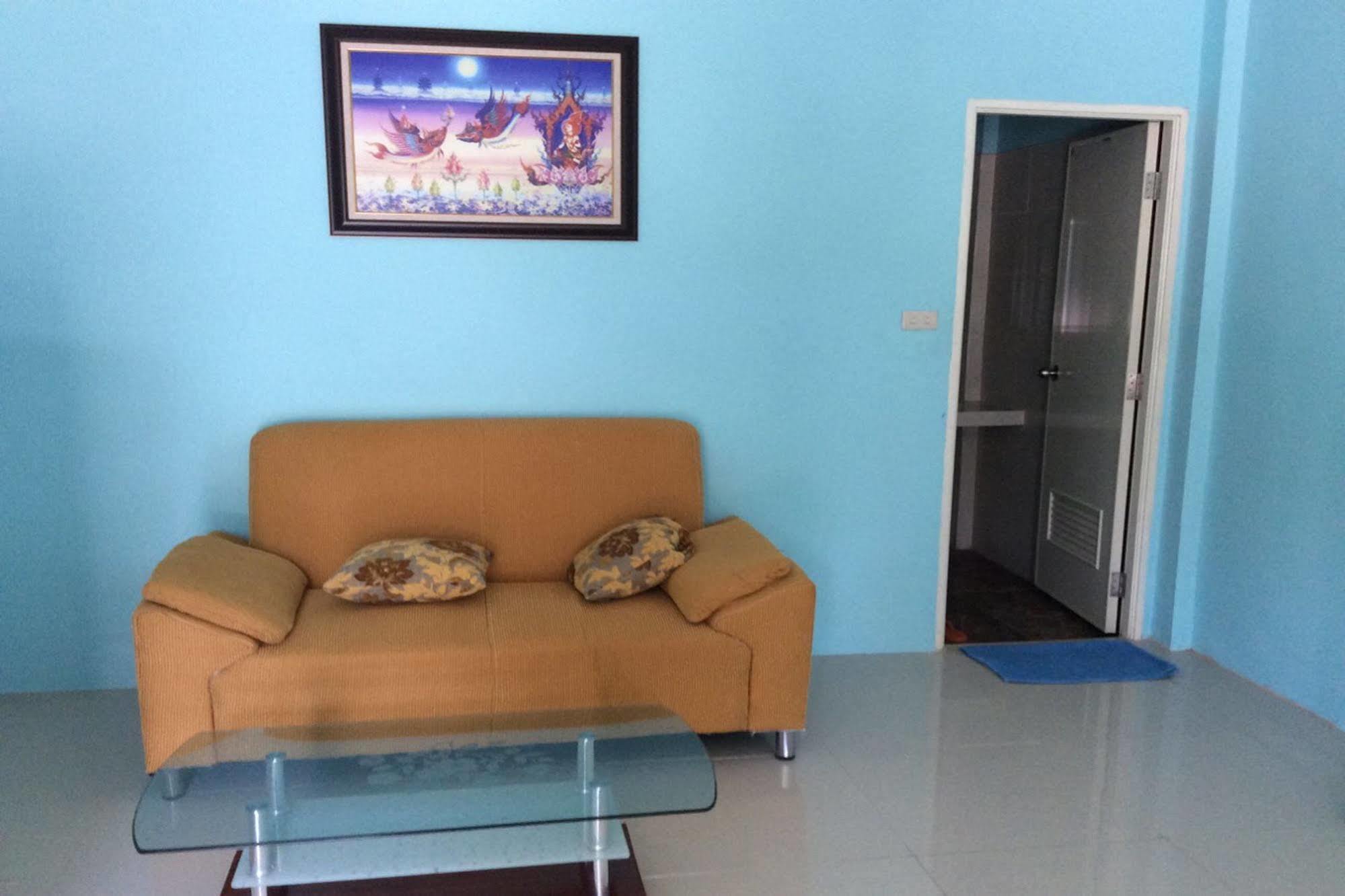 Baan Sri Family Otel Kabin Buri Dış mekan fotoğraf